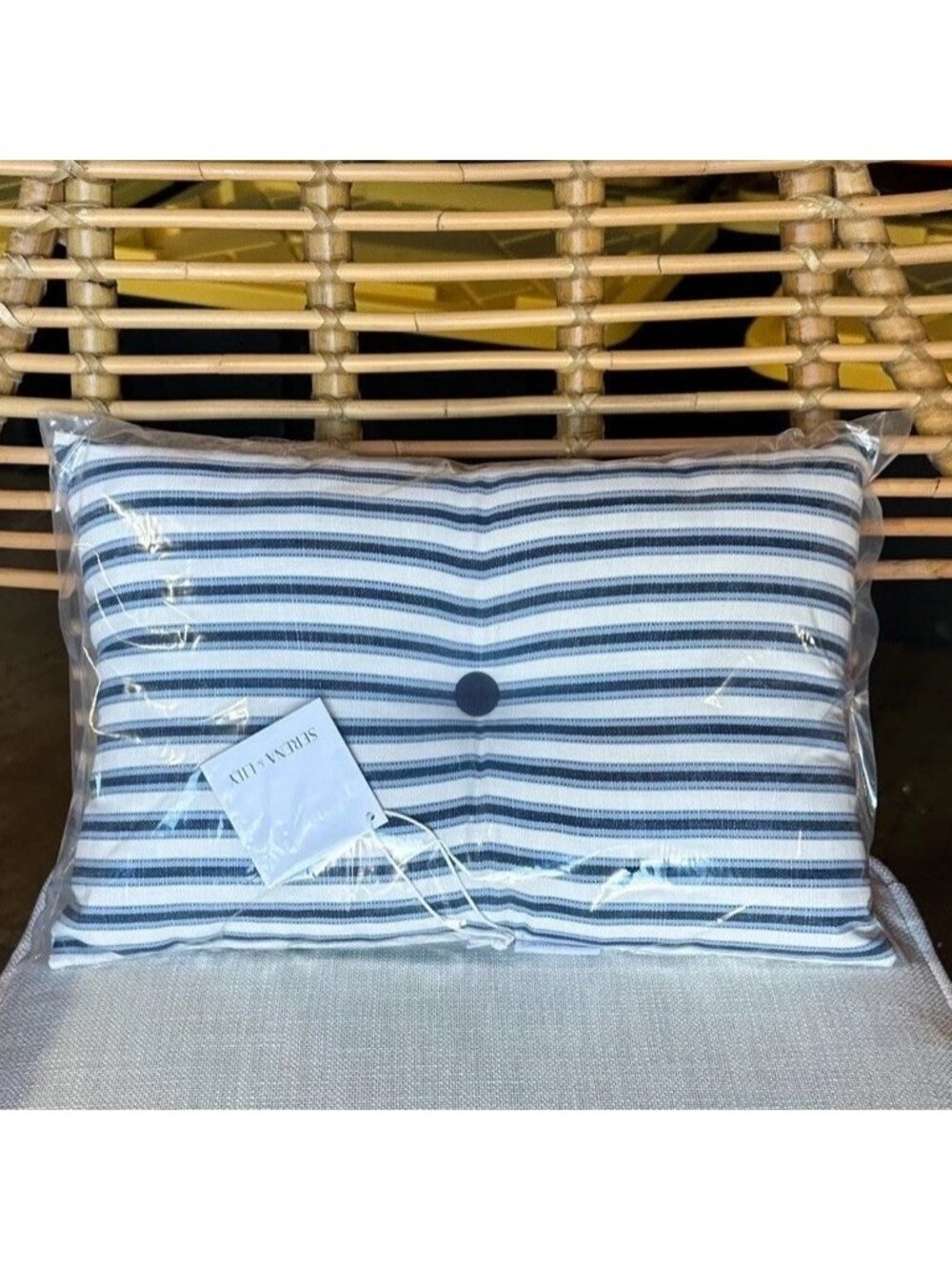 NEW Serena & Lily Perennials Dock Stripe Pillow (12”x18”)-White/Navy Blue